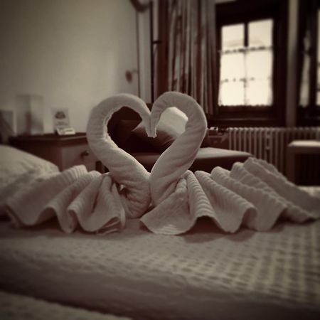 Hotel Im Hochzeitshaus Schotten Bagian luar foto
